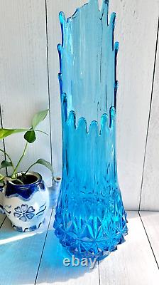 LE Smith Peacock Blue Diamond Butt 22 MCM Swung Glass Vase