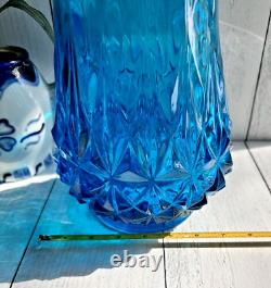 LE Smith Peacock Blue Diamond Butt 22 MCM Swung Glass Vase