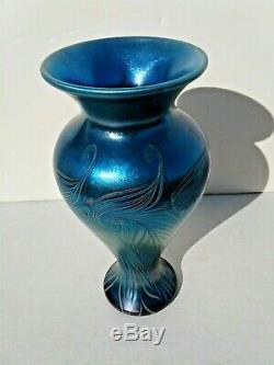 Large 11 Tall Signed Vandermark Blue Iridescent Pulled Feathers Art Glass Vase