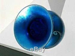 Large 11 Tall Signed Vandermark Blue Iridescent Pulled Feathers Art Glass Vase