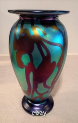 Large 9.5 Stunning 2002 Signed Robert Eickholt Iridescent Footed Art Glass Vase