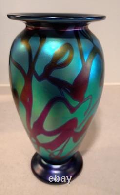 Large 9.5 Stunning 2002 Signed Robert Eickholt Iridescent Footed Art Glass Vase