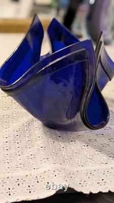 MAKE AM OFFER-Vimtage Cobalt Blue Folded Bowl. A Collectable Item Petal Item
