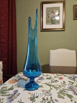 MCM LE Smith Swung Peacock Blue Simplicity Vase 18