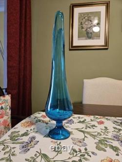 MCM LE Smith Swung Peacock Blue Simplicity Vase 18
