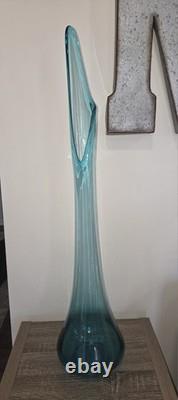 Mid-Century Modern Turquoise Swung Glass Vase Produced by L. E. Smith Glass 31 S