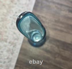 Mid-Century Modern Turquoise Swung Glass Vase Produced by L. E. Smith Glass 31 S Mid-Century Modern Turquoise Swung Glass Vase Produced by L. E. Smith Glass 31 S