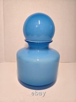 Mint! Mid-Century Modern POTTERY BARN blue & white cased glass Ball Vase Set