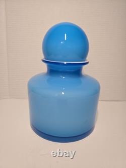 Mint! Mid-Century Modern POTTERY BARN blue & white cased glass Ball Vase Set