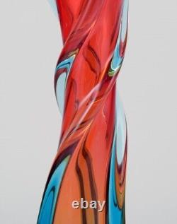 Murano, Italy, large twisted art glass vase in blue and red. 1960s/70s