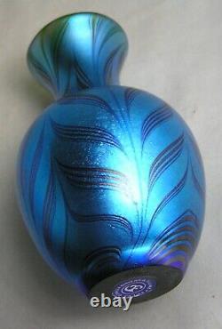 ORIENT & FLUME Art Glass Blue Pulled Feathers Iridescent 5 Vase Signed