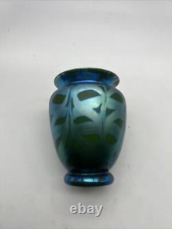 ORIENT & FLUME blue and green Iridescent Art Glass Vase 1979. Signed