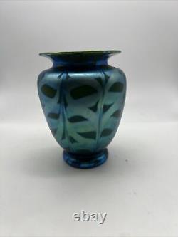 ORIENT & FLUME blue and green Iridescent Art Glass Vase 1979. Signed