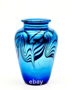 Orient & Flume Art Glass Vase Pulled Feather On Iridescent Blue Signed 1991