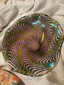 R. Held Art Klan Glass Robert Held Iridescent Ruffle Top Pulled Feather Vase