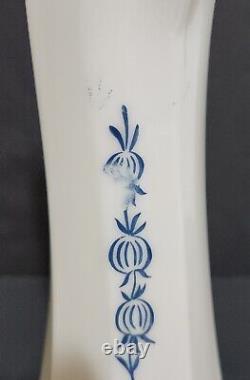 RARE L E Smith Blue Onion Swung White 8 Panel Milk Glass Vase 11 1/2