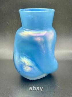 READ Antique Rare Kralik Free Form Pinched Twist Iridecent Art Glass Vase GLOWS