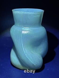 READ Antique Rare Kralik Free Form Pinched Twist Iridecent Art Glass Vase GLOWS