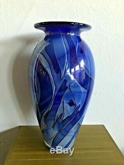 ROBERT EICKHOLT 2004 Art Glass Vase 8.25 Shades of Blue Sparkle Signed MINT