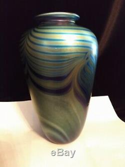 ROBERT EICKHOLT 8 Blue Green Gold Iridescent Art Glass Patterned Vase 1986