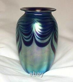 Robert Eickholt 1988 Cobalt Blue 5 3/4 Pulled Feather Hand Blow Art Glass Vase