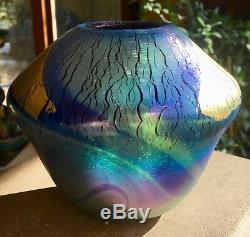 Robert Eickholt 1993 Iridescent Studio Art Glass Modernist Crackle Finish Vase