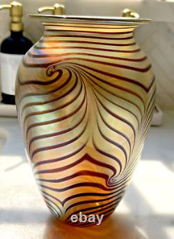 Robert Eickholt Gold Aurene Blue Luster King Tut Art Glass Vase 1988