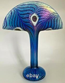 Robert Held Peacock Eye Pulled Feather Aurene Iridescent Art Glass Blue Fan Vase