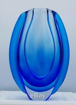 STUNNING! Cobalt Blue ART GLASS VASE CENTERPIECE SCULPTURE 8.5 Murano Style