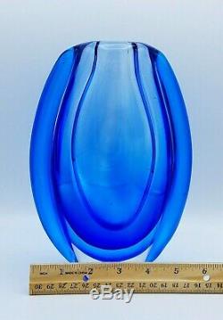 STUNNING! Cobalt Blue ART GLASS VASE CENTERPIECE SCULPTURE 8.5 Murano Style