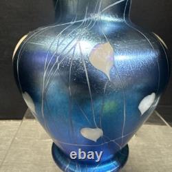 SUPER 1920's DURAND ART GLASS BLUE & WHITE HANGING HEART & VINE IRIDIZED VASE