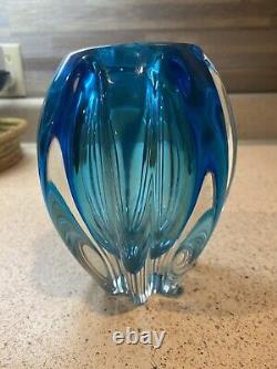 Sanyu Vintage Japanese Decorative Art Glass Vase Blue And Clear Ribbed Design