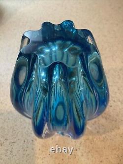 Sanyu Vintage Japanese Decorative Art Glass Vase Blue And Clear Ribbed Design