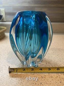 Sanyu Vintage Japanese Decorative Art Glass Vase Blue And Clear Ribbed Design