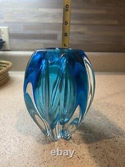 Sanyu Vintage Japanese Decorative Art Glass Vase Blue And Clear Ribbed Design