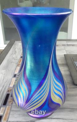 Signed 2010 Vandermark Art Glass Blue Aurene Iridescent Pulled Feather Vase 9