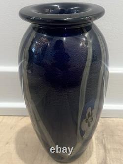 Signed Robert Eickholt 2001 Cobalt Blue Sea Anemone Art Glass Vase 7.75 Vintage