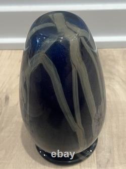 Signed Robert Eickholt 2001 Cobalt Blue Sea Anemone Art Glass Vase 7.75 Vintage