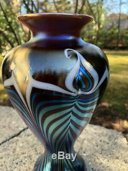 Signed Stunning Carlson Studio Art Glass Blue Aurene Color Pulled Feather Vase