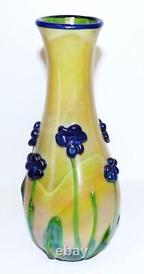 Stunning 1980 Phoenix Studios Tom Arnold Art Glass Aurene Flowers 9 3/8 Vase