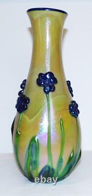 Stunning 1980 Phoenix Studios Tom Arnold Art Glass Aurene Flowers 9 3/8 Vase