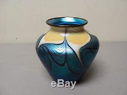 Stunning Orient & Flume Electric Blue Iridescent Art Glass 5 Vase, Signed