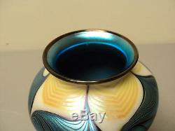 Stunning Orient & Flume Electric Blue Iridescent Art Glass 5 Vase, Signed