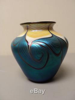 Stunning Orient & Flume Electric Blue Iridescent Art Glass 5 Vase, Signed