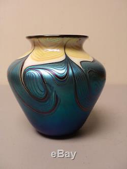 Stunning Orient & Flume Electric Blue Iridescent Art Glass 5 Vase, Signed