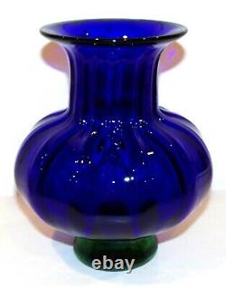 Stunning Signed 1998 Chatham Art Glass Blue With Green Base & Rim 8 5/8 Vase
