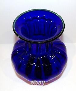 Stunning Signed 1998 Chatham Art Glass Blue With Green Base & Rim 8 5/8 Vase