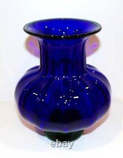 Stunning Signed 1998 Chatham Art Glass Blue With Green Base & Rim 8 5/8 Vase