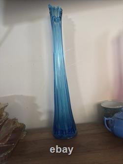 Swung Vase Aqua Blue, 15-inch