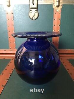 TIFFANY & CO SIGNED COBALT BLUE CRYSTAL ART VASE withETCHED RIBS